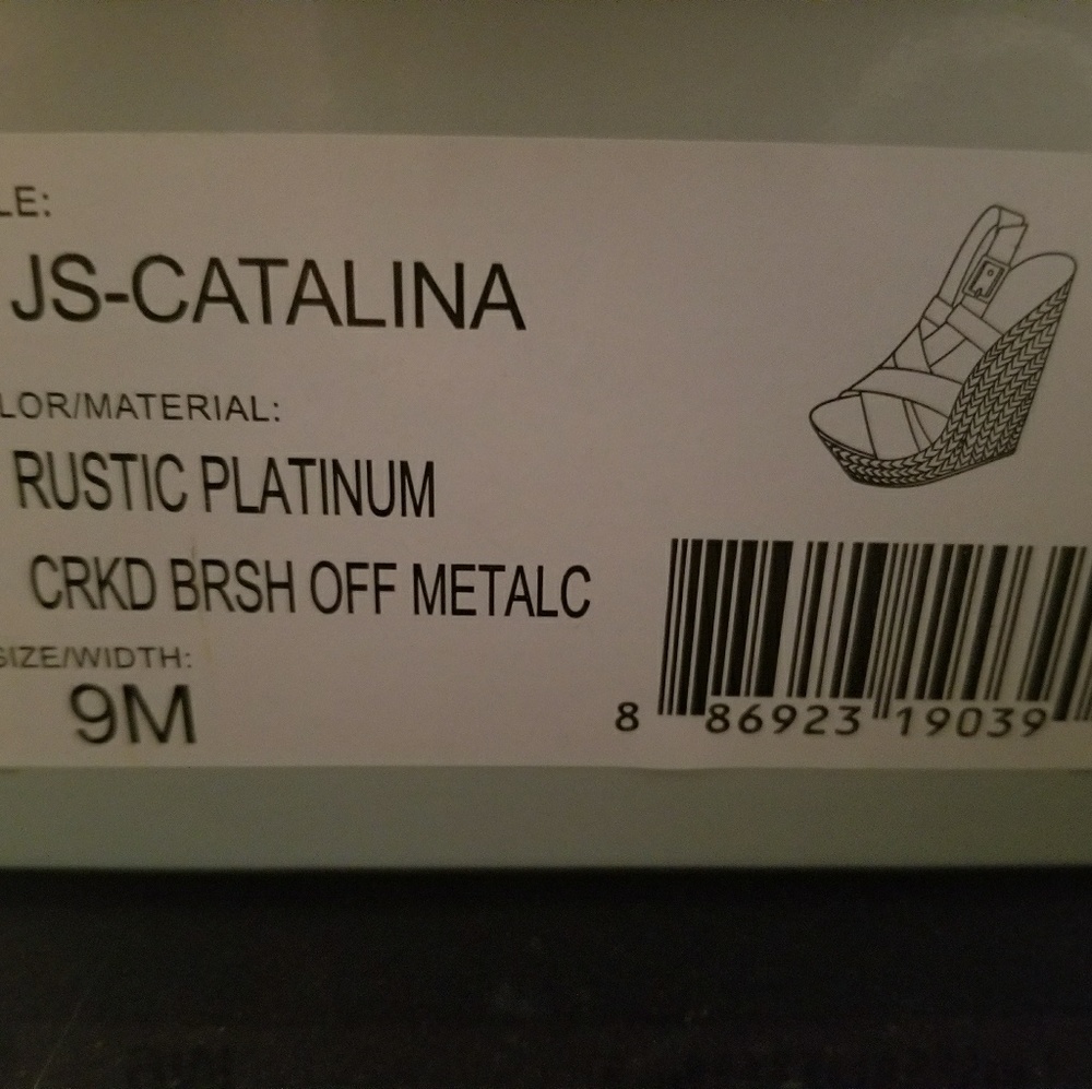 Jessica Simpson Rustic Platinum wedges